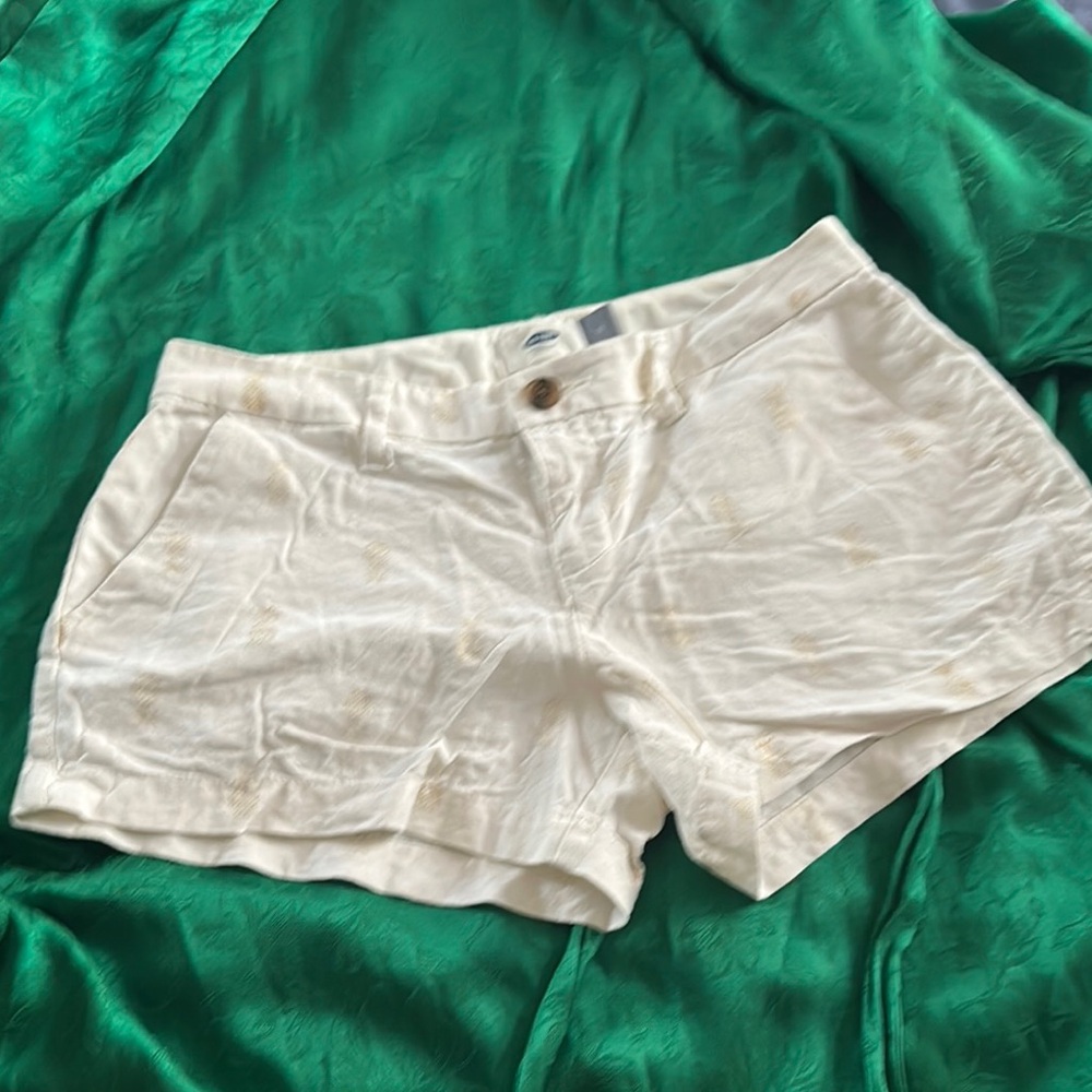 Old Navy Stylish White Women's Linen Shorts with gold pineapples